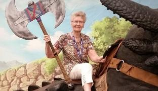 Кругом токсичность – 84-летняя бабушка фанатка Skyrim временно прекратила выкладывать ролики на YouTube из-за негативных комментариев